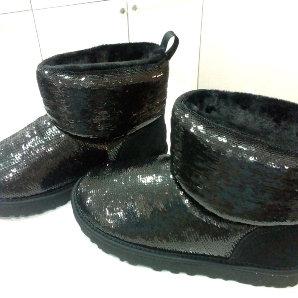 UGG Women's Classic Mini Mirror Ball Sequin Boots sz 6 - Picture 6 of 7
